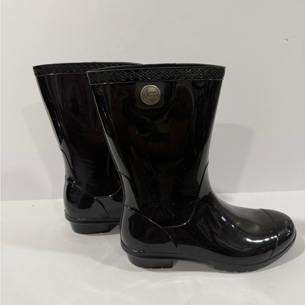UGG Black Glossy Rain Boots Size 6 Waterproof Rubber Mid Calf - Picture 2 of 10